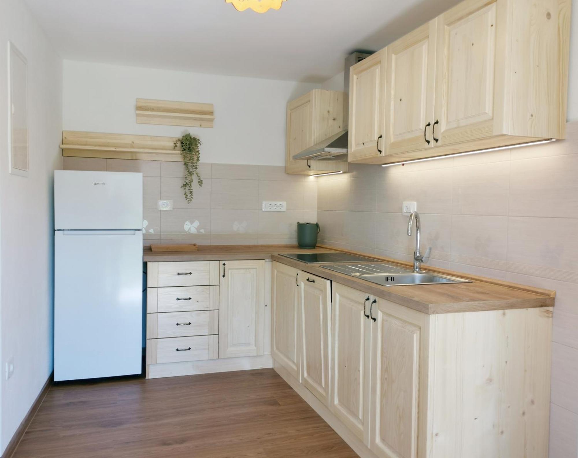 Апартаменты Apartma Pr' Stengarju Бохиньска-Бела Экстерьер фото